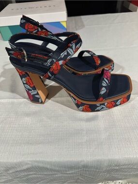 Katy Perry The Steady Sandal Size 9.5